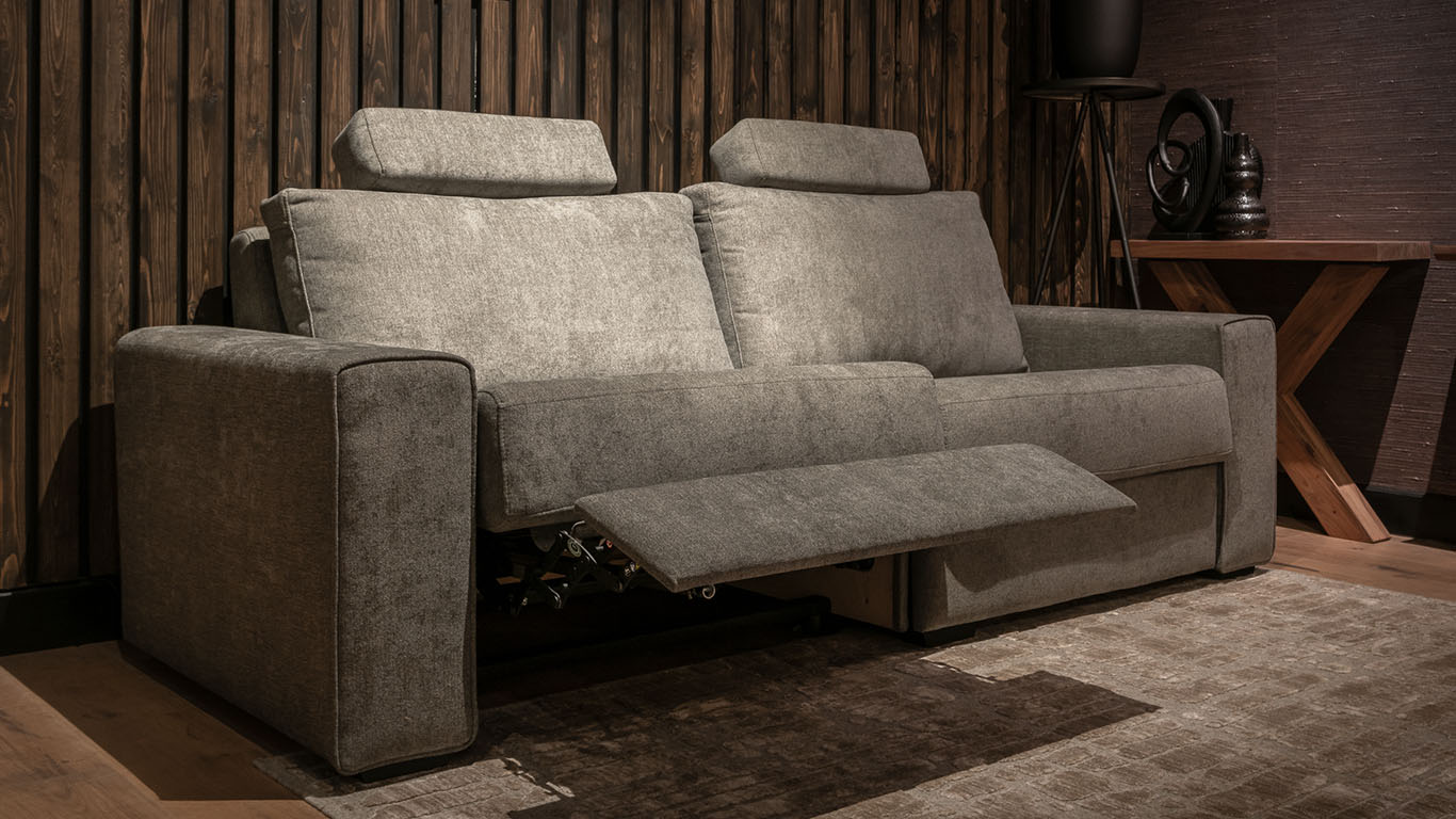 UrbanSofa Auxerre Casia Recliner Sofa Coventry Stone met vierkant hoofdsteun 6