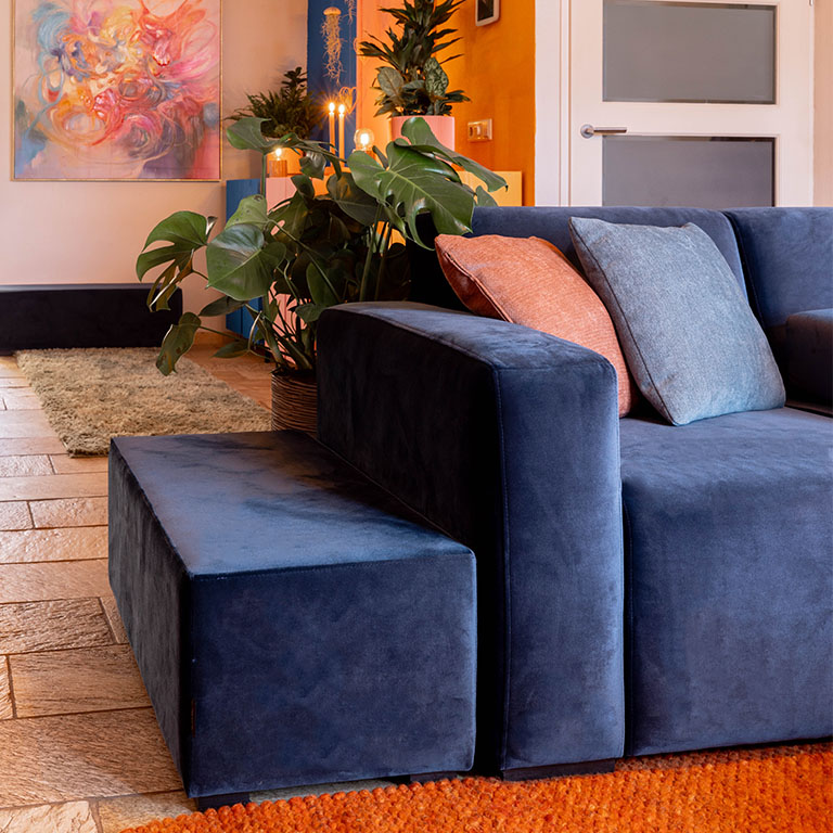 GTV AFL 21 UrbanSofa Boaz Comfort Console in Satin Royale Blue 2