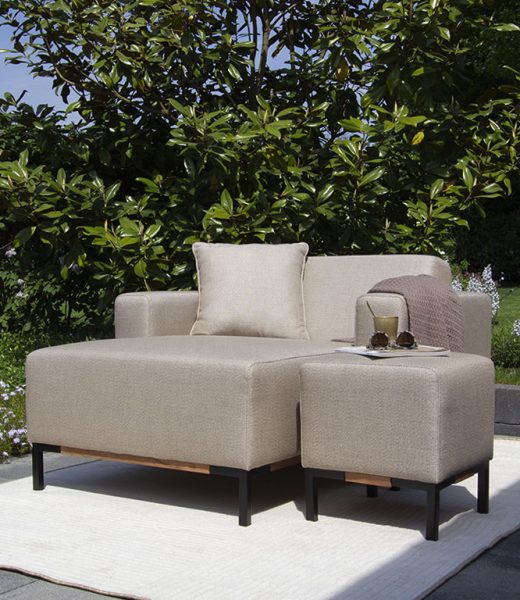 UrbanSofa Outdoor stoffen tuinbanken Marbella Daybed Sunbrella Savana Coconut Marbella Hocker Sunbrella Savana Coconut Vierkant